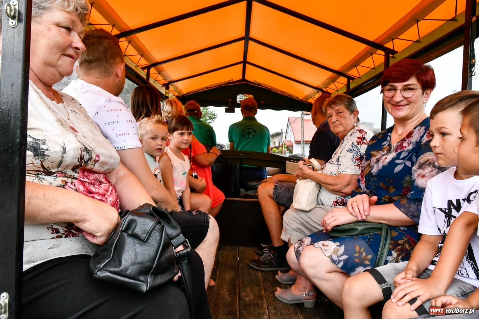 Zdjęcie w galerii na portalu naszraciborz.pl: Barwny korowód dożynkowy w Łańcach [FOTO i WIDEO] wiadomości z regionu