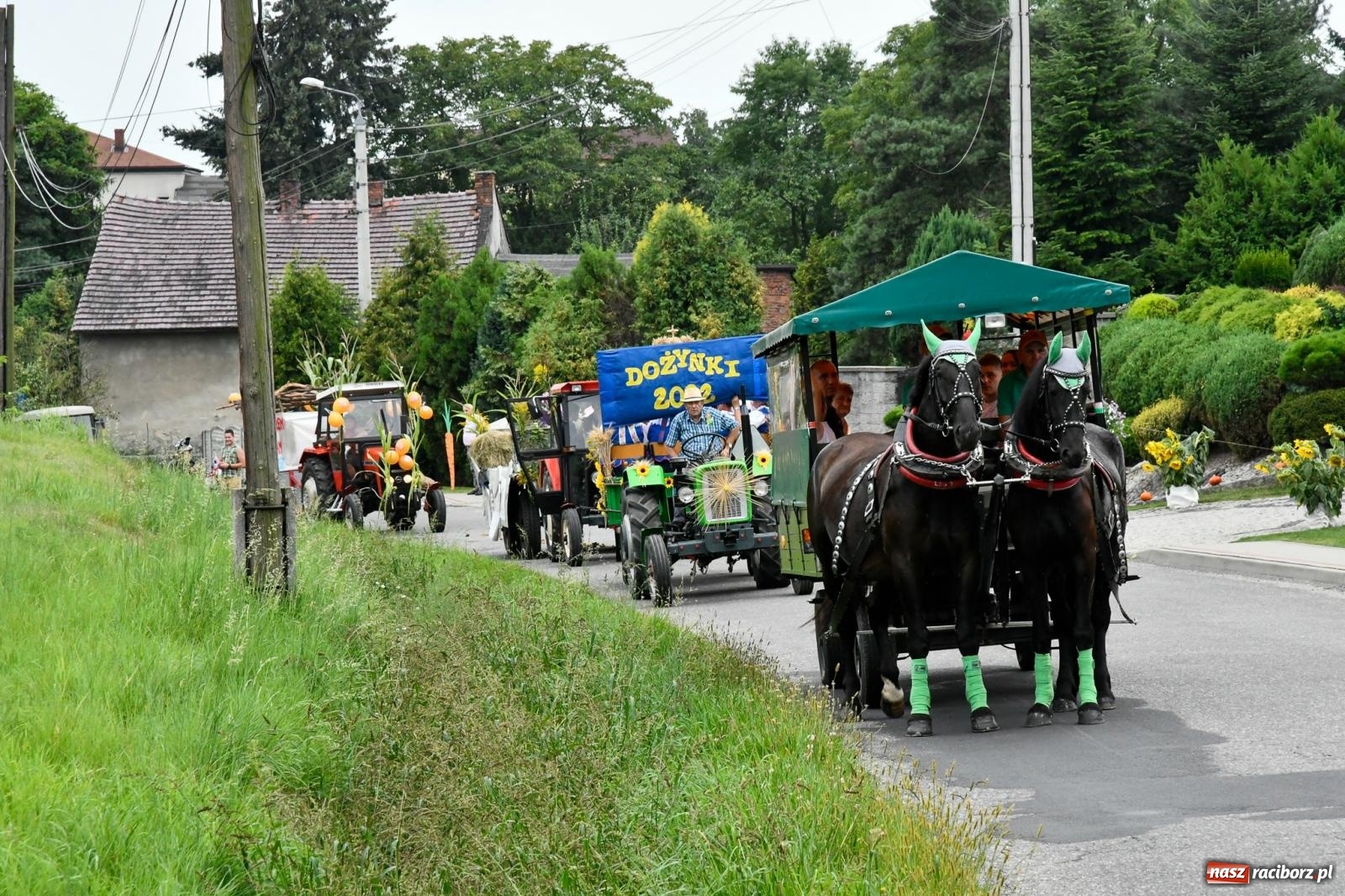 Zdjęcie w galerii na portalu naszraciborz.pl: Barwny korowód dożynkowy w Łańcach [FOTO i WIDEO] wiadomości z regionu