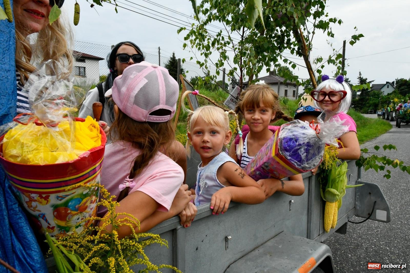 Zdjęcie w galerii na portalu naszraciborz.pl: Barwny korowód dożynkowy w Łańcach [FOTO i WIDEO] wiadomości z regionu