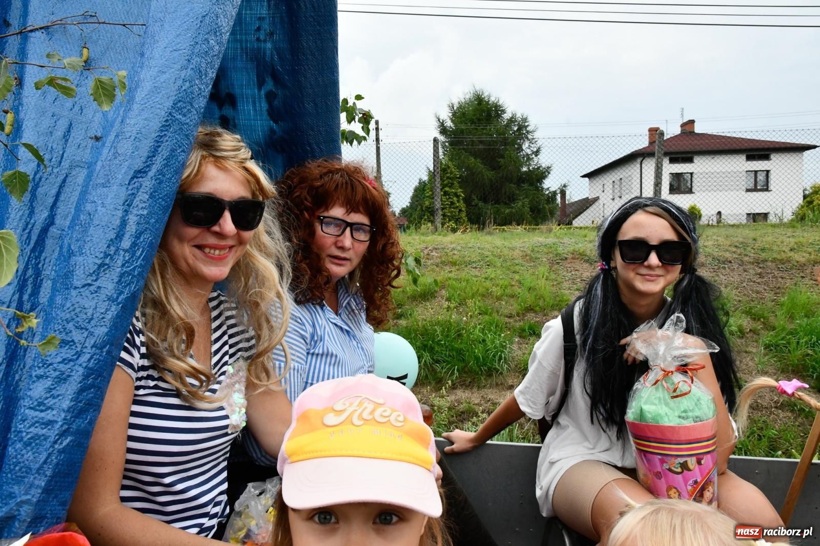 Zdjęcie w galerii na portalu naszraciborz.pl: Barwny korowód dożynkowy w Łańcach [FOTO i WIDEO] wiadomości z regionu