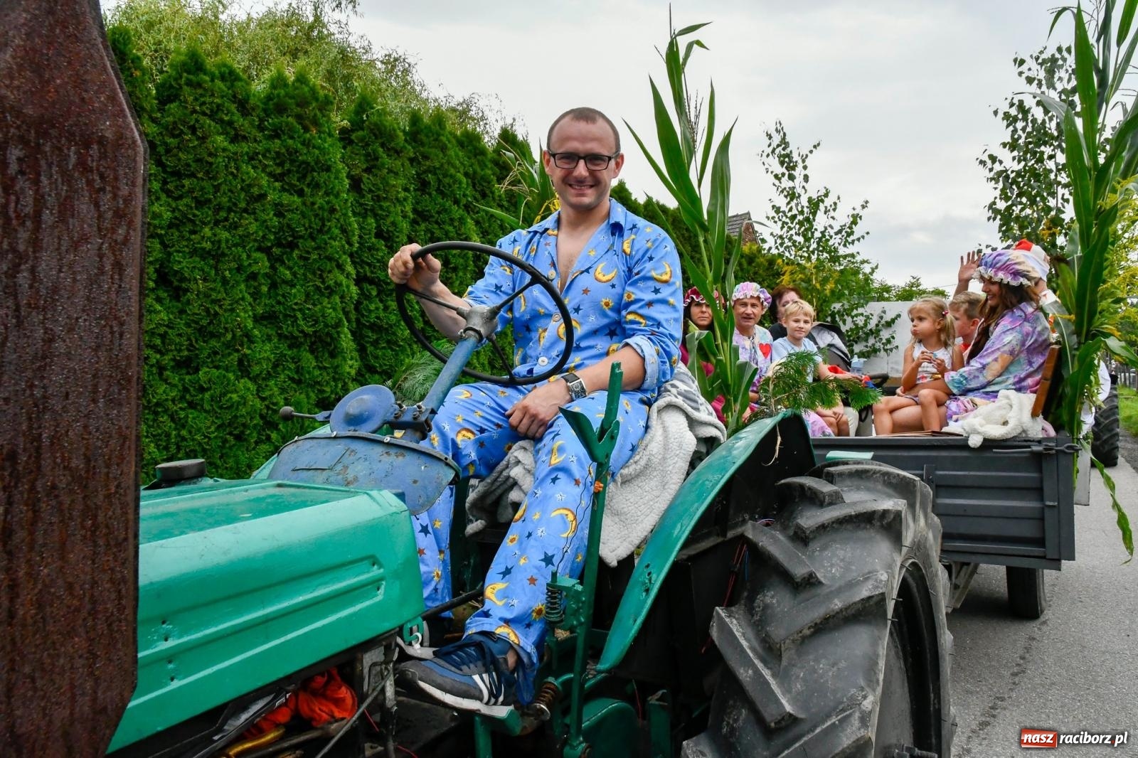 Zdjęcie w galerii na portalu naszraciborz.pl: Barwny korowód dożynkowy w Łańcach [FOTO i WIDEO] wiadomości z regionu