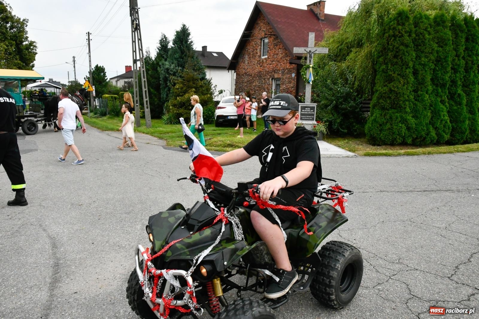 Zdjęcie w galerii na portalu naszraciborz.pl: Barwny korowód dożynkowy w Łańcach [FOTO i WIDEO] wiadomości z regionu