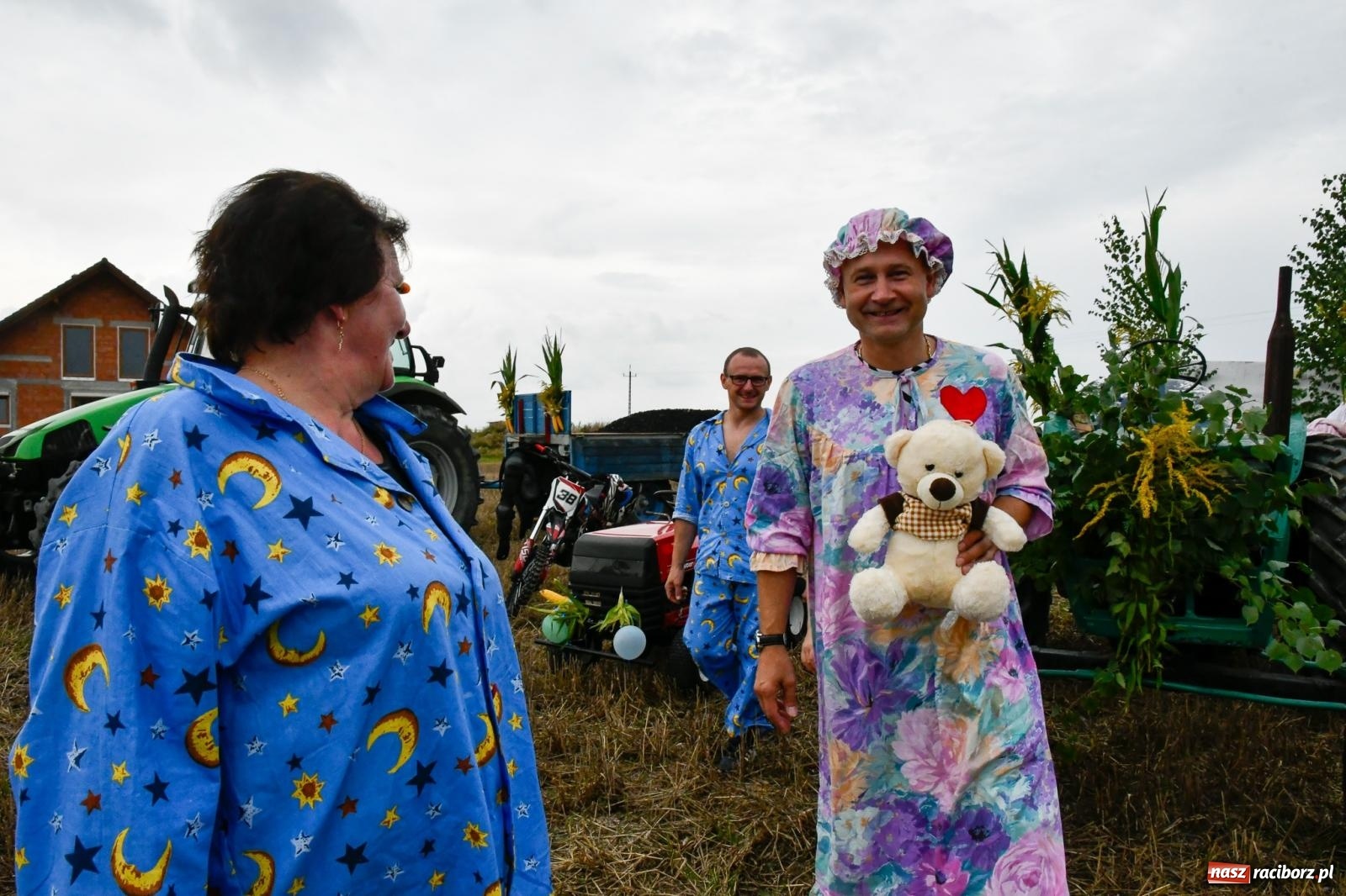 Zdjęcie w galerii na portalu naszraciborz.pl: Barwny korowód dożynkowy w Łańcach [FOTO i WIDEO] wiadomości z regionu