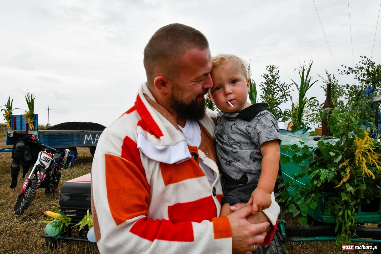 Zdjęcie w galerii na portalu naszraciborz.pl: Barwny korowód dożynkowy w Łańcach [FOTO i WIDEO] wiadomości z regionu
