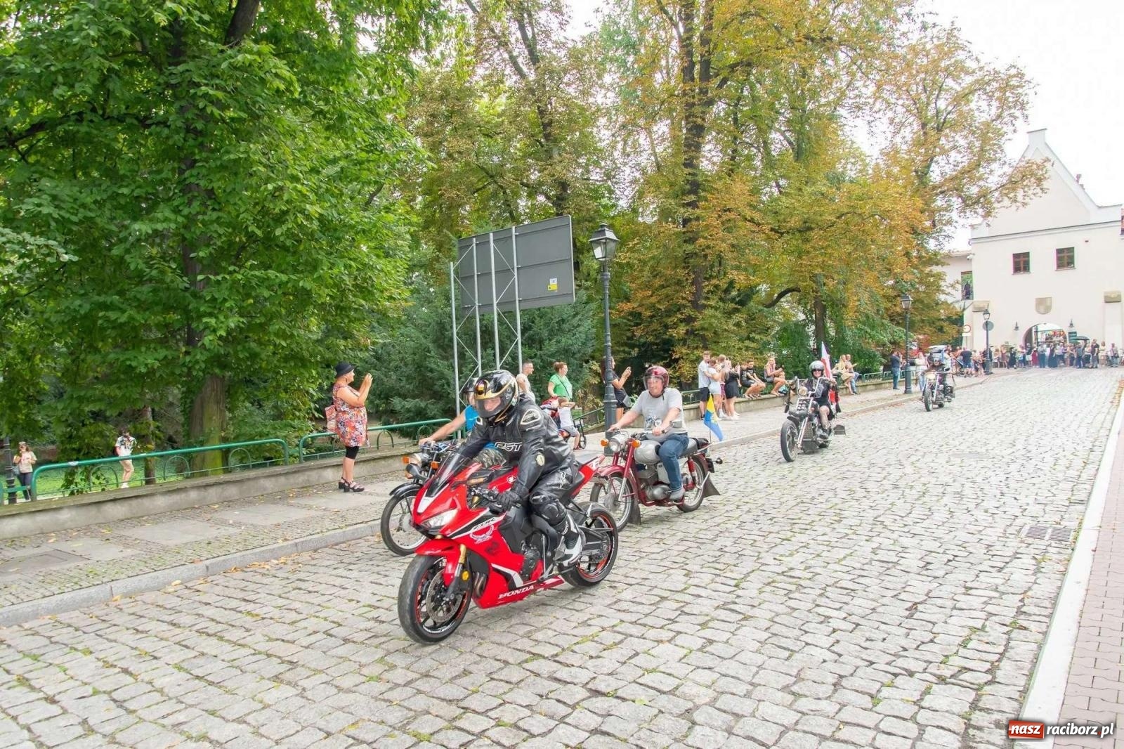 Zdjęcie w galerii na portalu naszraciborz.pl: Zamek Rock Party - ich wielkie polsko-czeskie wesele [FOTO i WIDEO] wiadomości z regionu