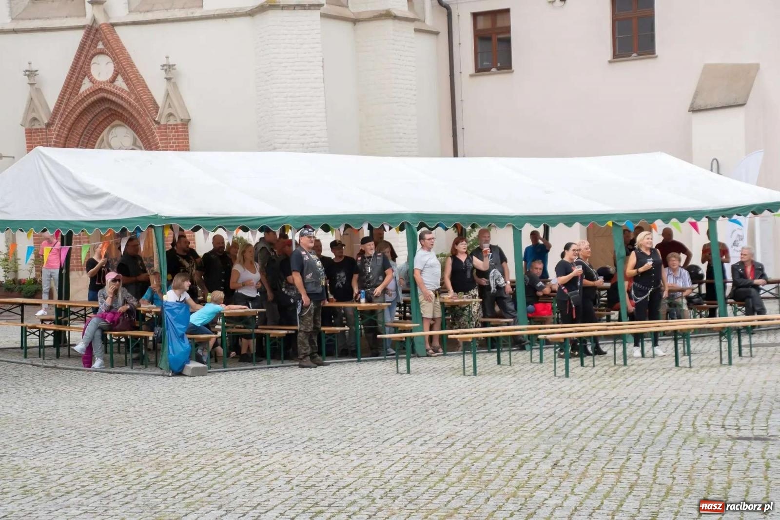 Zdjęcie w galerii na portalu naszraciborz.pl: Zamek Rock Party - ich wielkie polsko-czeskie wesele [FOTO i WIDEO] wiadomości z regionu