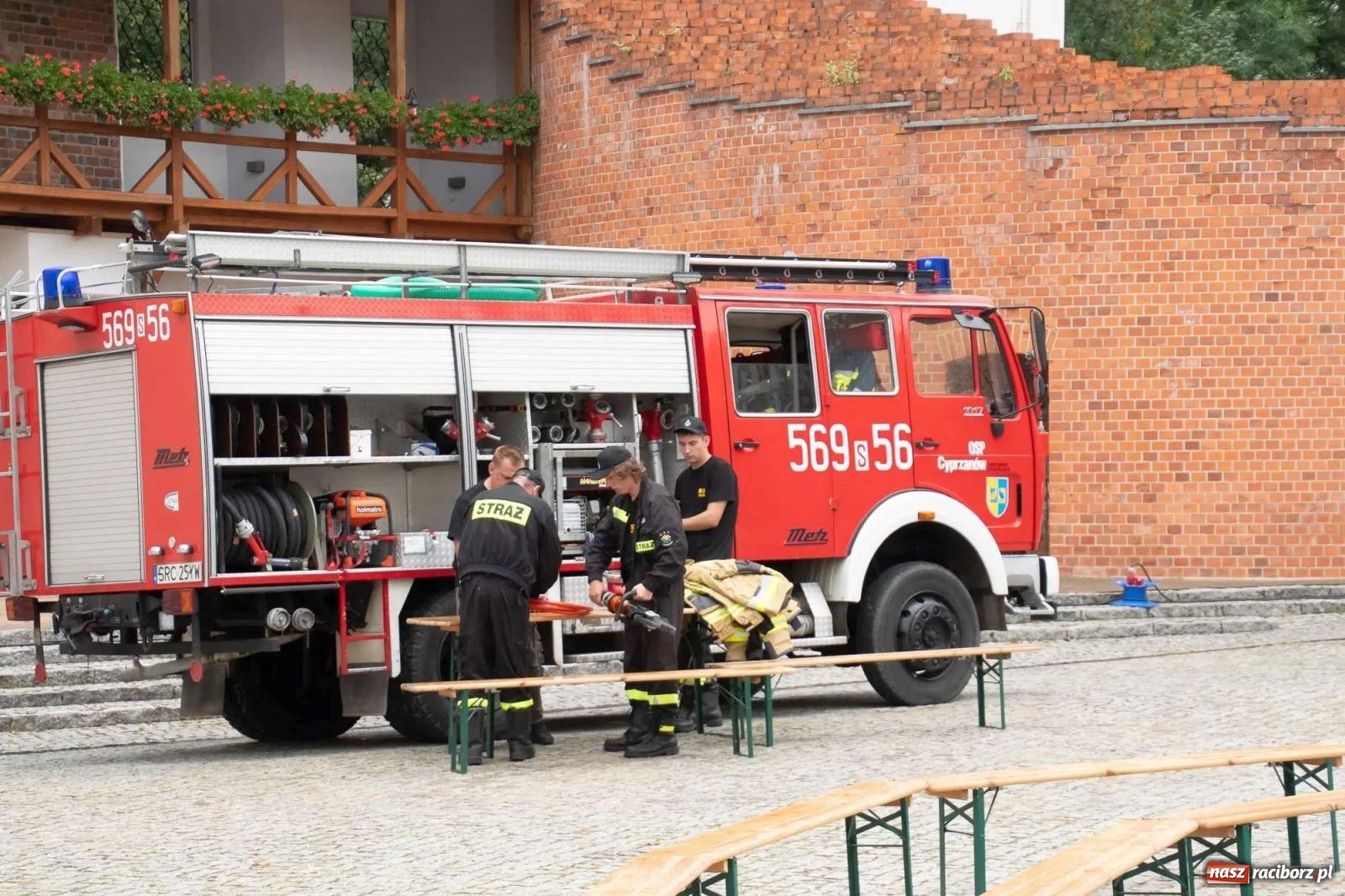 Zdjęcie w galerii na portalu naszraciborz.pl: Zamek Rock Party - ich wielkie polsko-czeskie wesele [FOTO i WIDEO] wiadomości z regionu