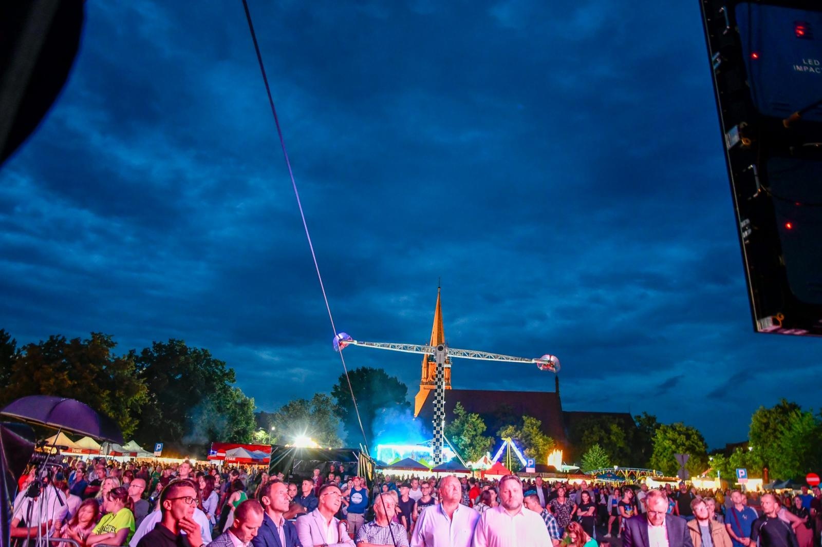 Zdjęcie w galerii na portalu naszraciborz.pl: Memoriał 2022 z lotu ptaka. Zobaczcie lunapark [FOTO i WIDEO] wiadomości z regionu