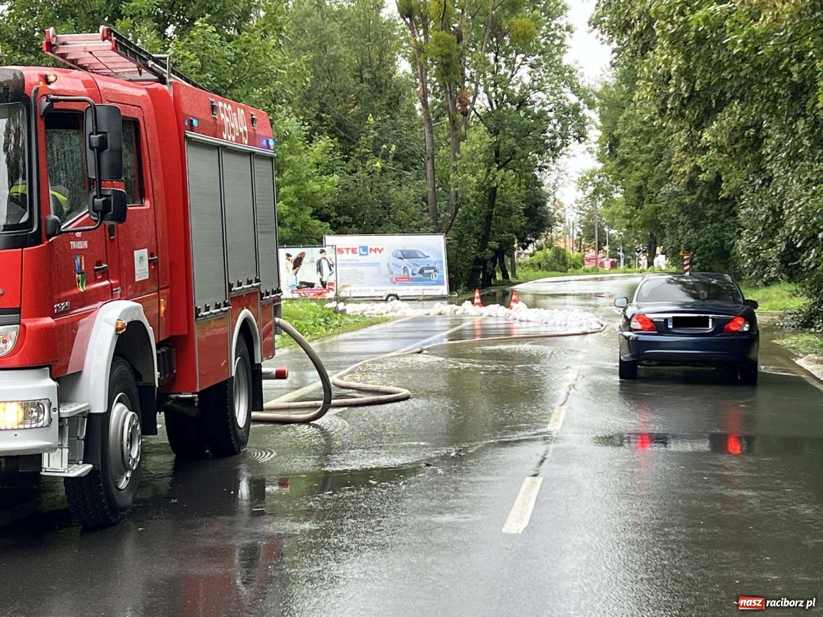 Zdjęcie w galerii na portalu naszraciborz.pl: Przy Brzeskiej w Raciborzu woda zalała domy wiadomości z regionu