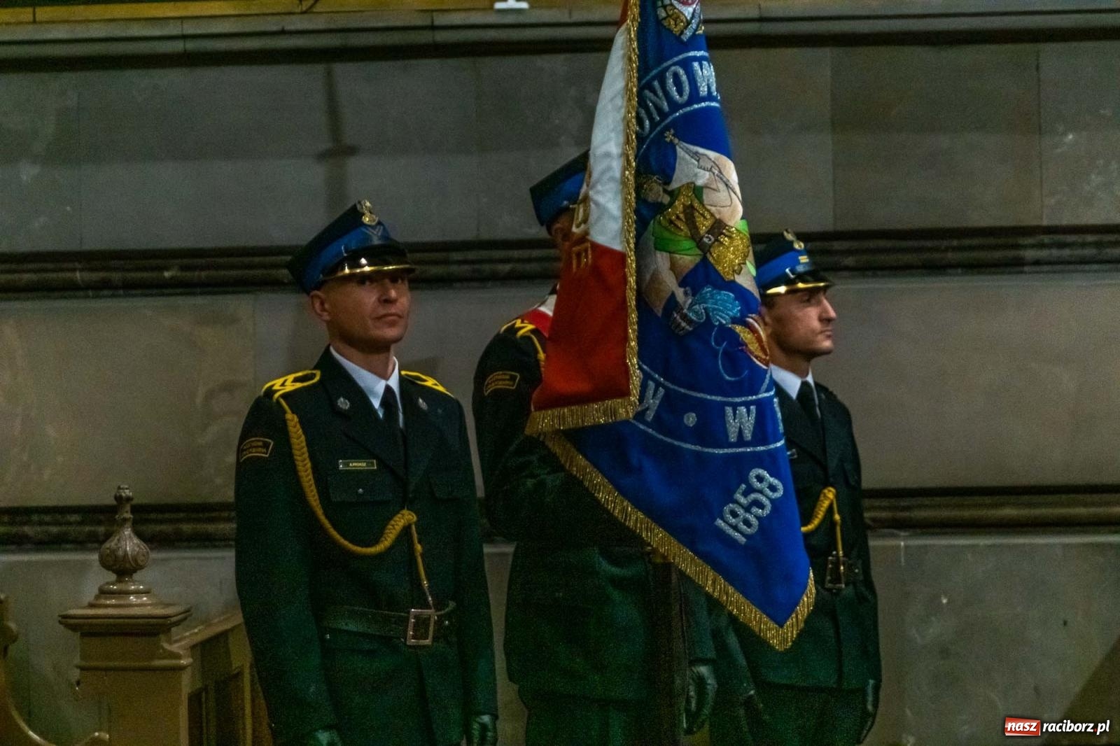 Zdjęcie w galerii na portalu naszraciborz.pl: Memoriałowa Msza w intencji poległych strażaków wiadomości z regionu