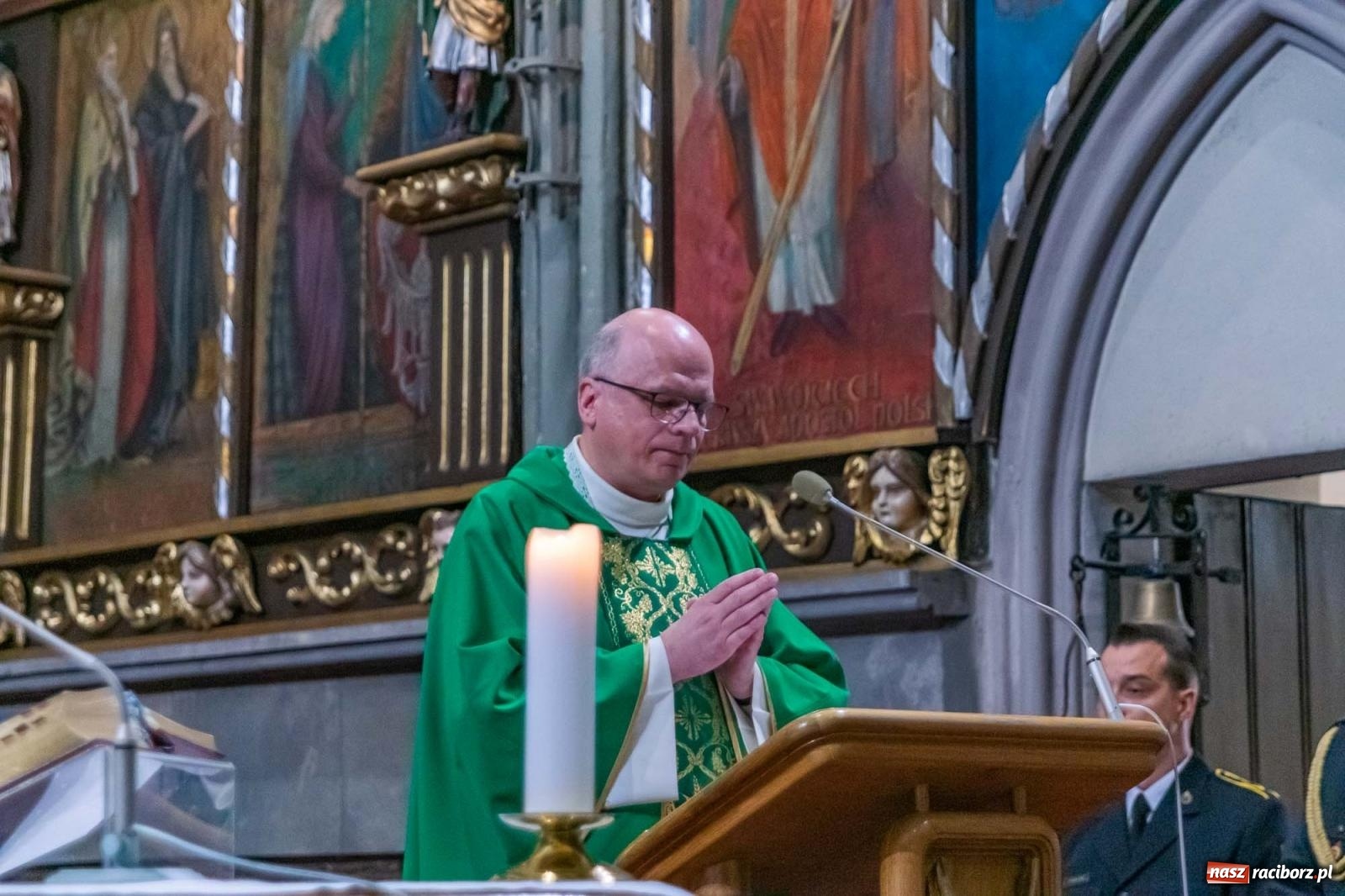 Zdjęcie w galerii na portalu naszraciborz.pl: Memoriałowa Msza w intencji poległych strażaków wiadomości z regionu