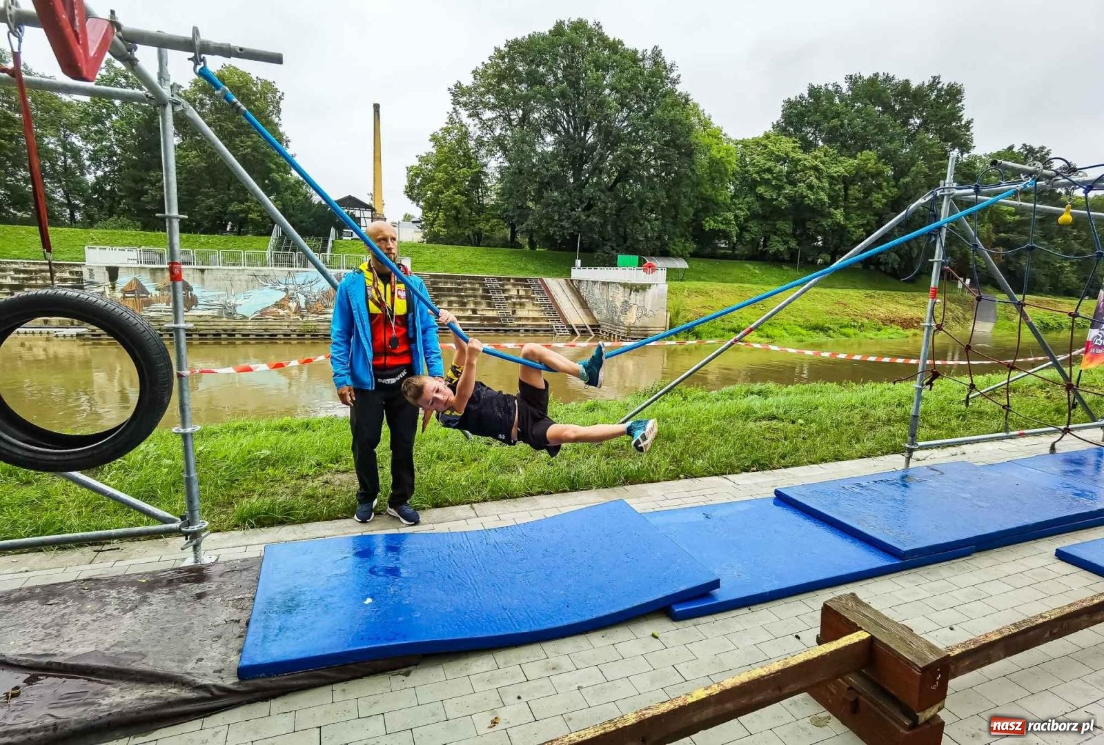 Zdjęcie w galerii na portalu naszraciborz.pl: II Mistrzostwa Raciborza Ninja OCR na raciborskich bulwarach [FOTO i WIDEO] wiadomości z regionu