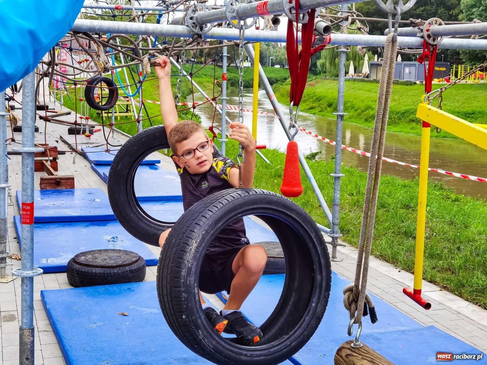 Zdjęcie w galerii na portalu naszraciborz.pl: II Mistrzostwa Raciborza Ninja OCR na raciborskich bulwarach [FOTO i WIDEO] wiadomości z regionu