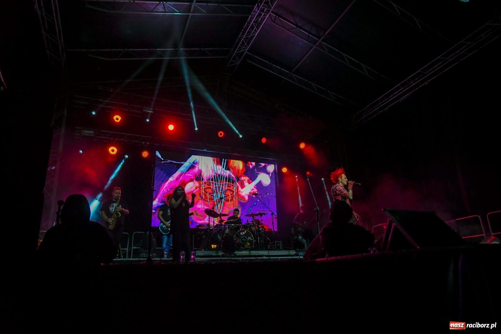 Zdjęcie w galerii na portalu naszraciborz.pl: Michał Wiśniewski ze swoim show wrócił na Memoriał [FOTO i WIDEO] wiadomości z regionu