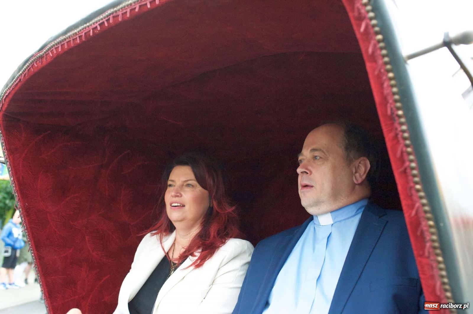 Zdjęcie w galerii na portalu naszraciborz.pl: Dożynki 2022 w Roszkowie. Strażacy wolontariusze i płeć piękna [FOTO i WIDEO] wiadomości z regionu
