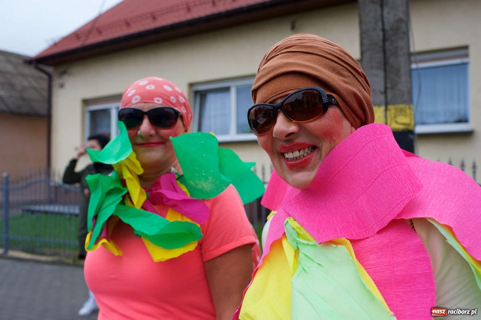 Zdjęcie w galerii na portalu naszraciborz.pl: Dożynki 2022 w Roszkowie. Strażacy wolontariusze i płeć piękna [FOTO i WIDEO] wiadomości z regionu
