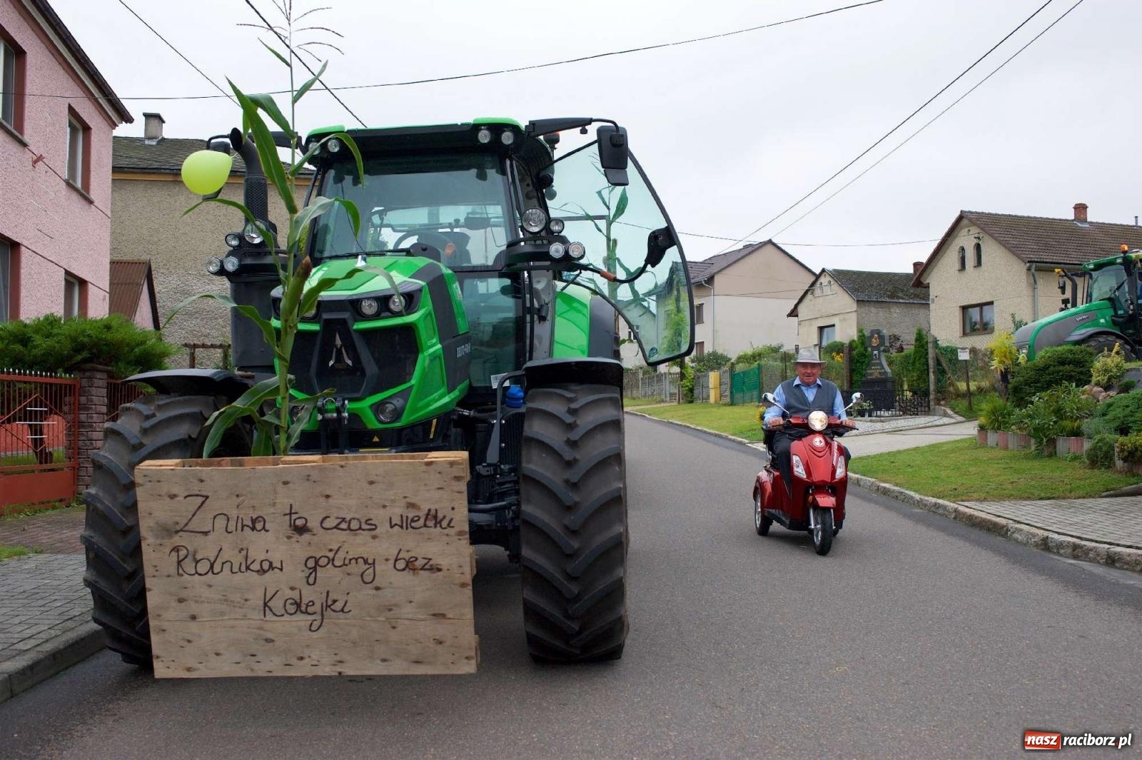 Zdjęcie w galerii na portalu naszraciborz.pl: Dożynki 2022 w Bolesławiu. Klub żniwiarzy XX wieku [FOTO i WIDEO] wiadomości z regionu