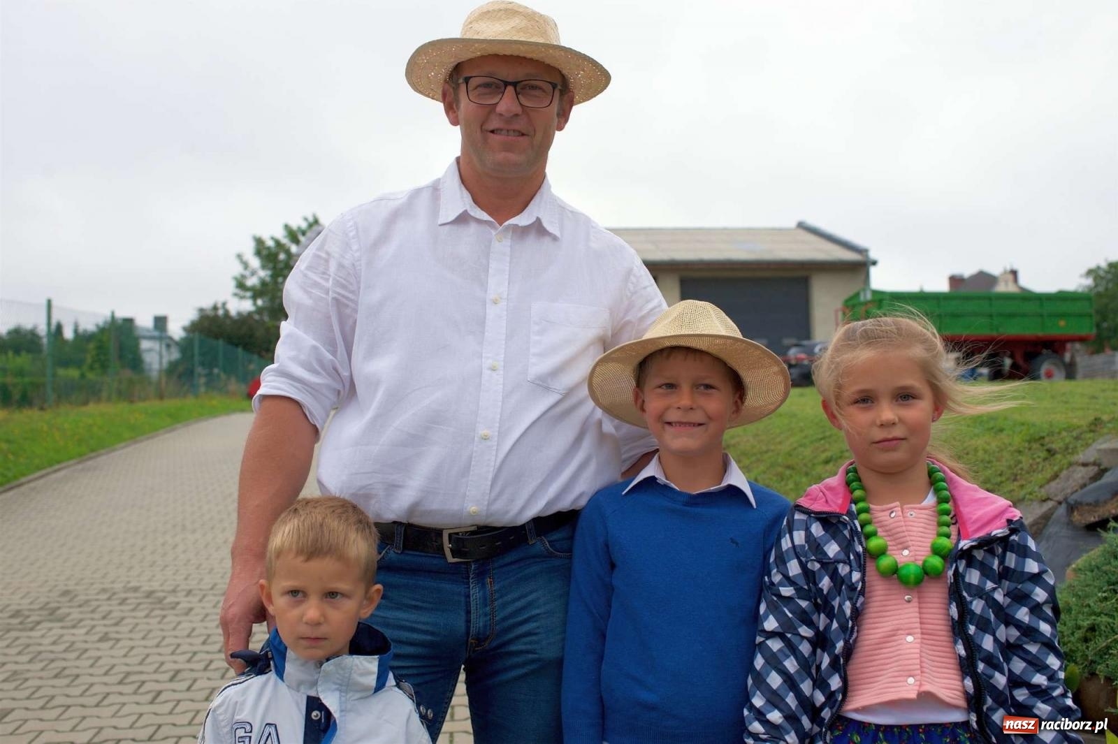 Zdjęcie w galerii na portalu naszraciborz.pl: Dożynki 2022 w Bolesławiu. Klub żniwiarzy XX wieku [FOTO i WIDEO] wiadomości z regionu