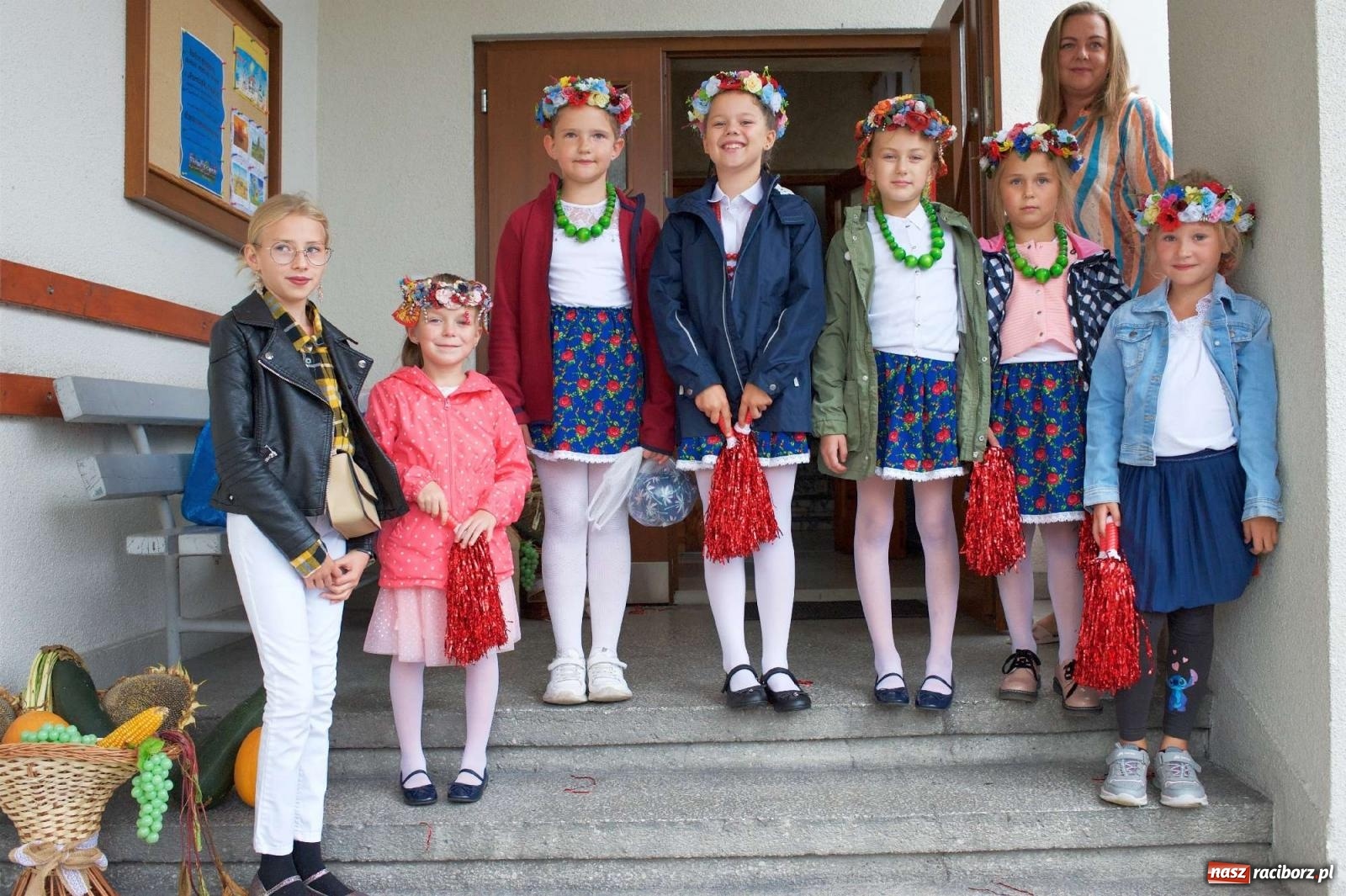 Zdjęcie w galerii na portalu naszraciborz.pl: Dożynki 2022 w Bolesławiu. Klub żniwiarzy XX wieku [FOTO i WIDEO] wiadomości z regionu