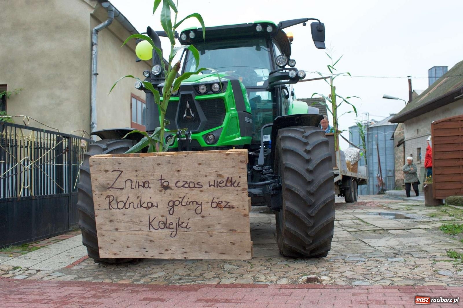 Zdjęcie w galerii na portalu naszraciborz.pl: Dożynki 2022 w Bolesławiu. Klub żniwiarzy XX wieku [FOTO i WIDEO] wiadomości z regionu