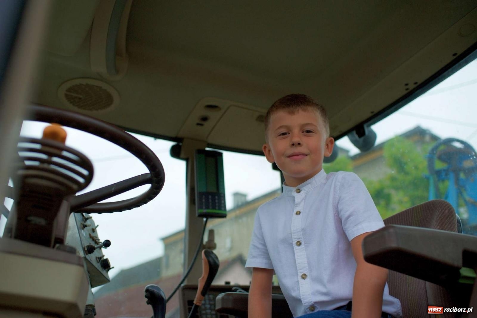 Zdjęcie w galerii na portalu naszraciborz.pl: Dożynki 2022 w Bolesławiu. Klub żniwiarzy XX wieku [FOTO i WIDEO] wiadomości z regionu