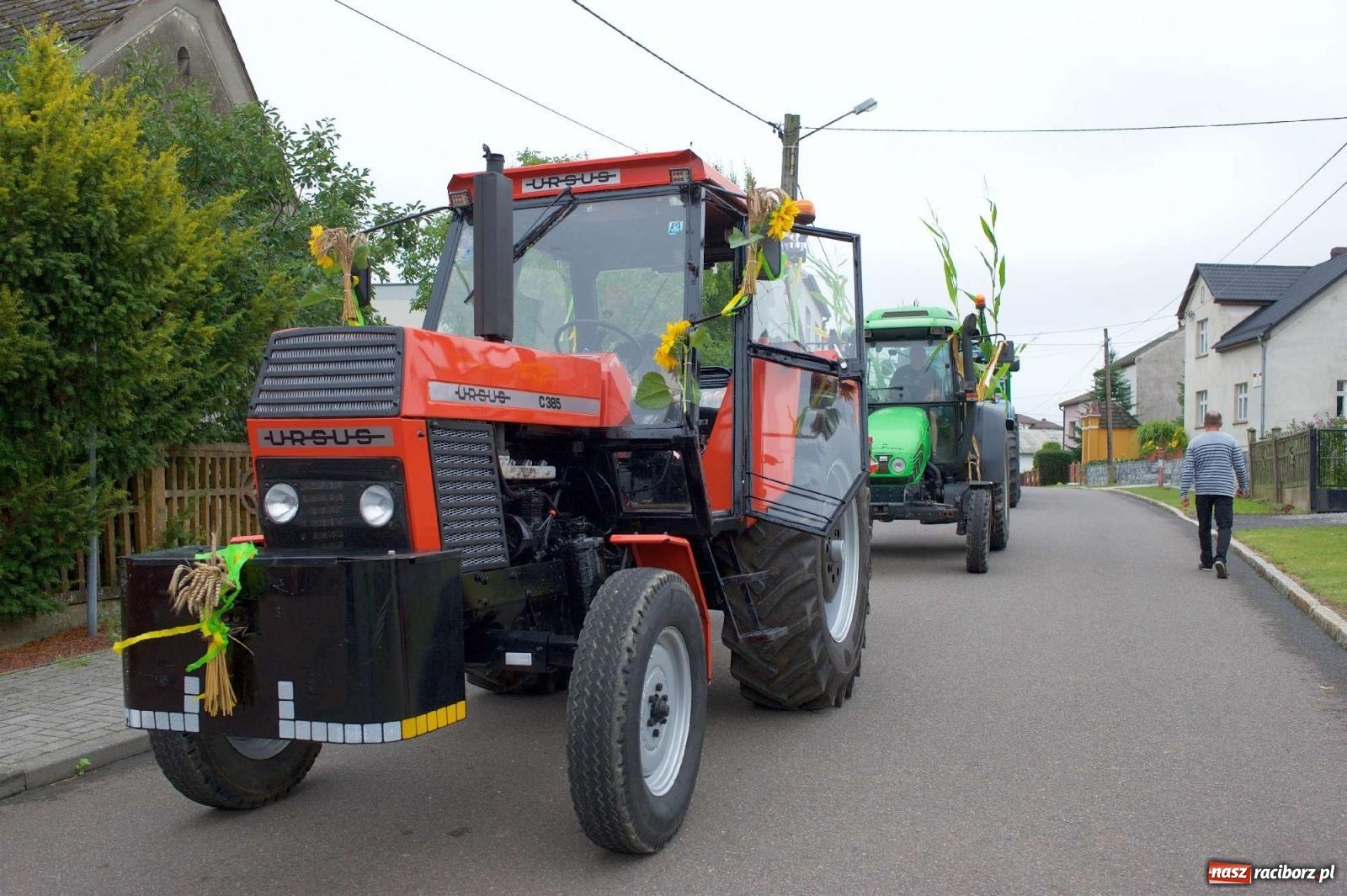 Zdjęcie w galerii na portalu naszraciborz.pl: Dożynki 2022 w Bolesławiu. Klub żniwiarzy XX wieku [FOTO i WIDEO] wiadomości z regionu
