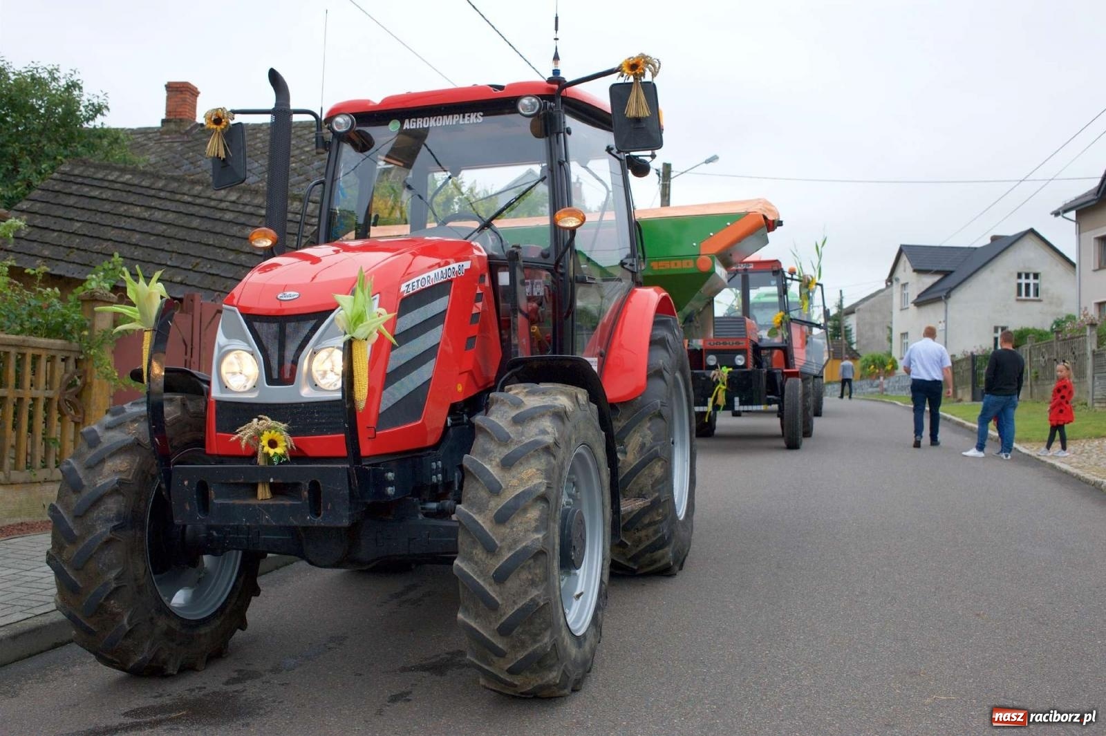 Zdjęcie w galerii na portalu naszraciborz.pl: Dożynki 2022 w Bolesławiu. Klub żniwiarzy XX wieku [FOTO i WIDEO] wiadomości z regionu