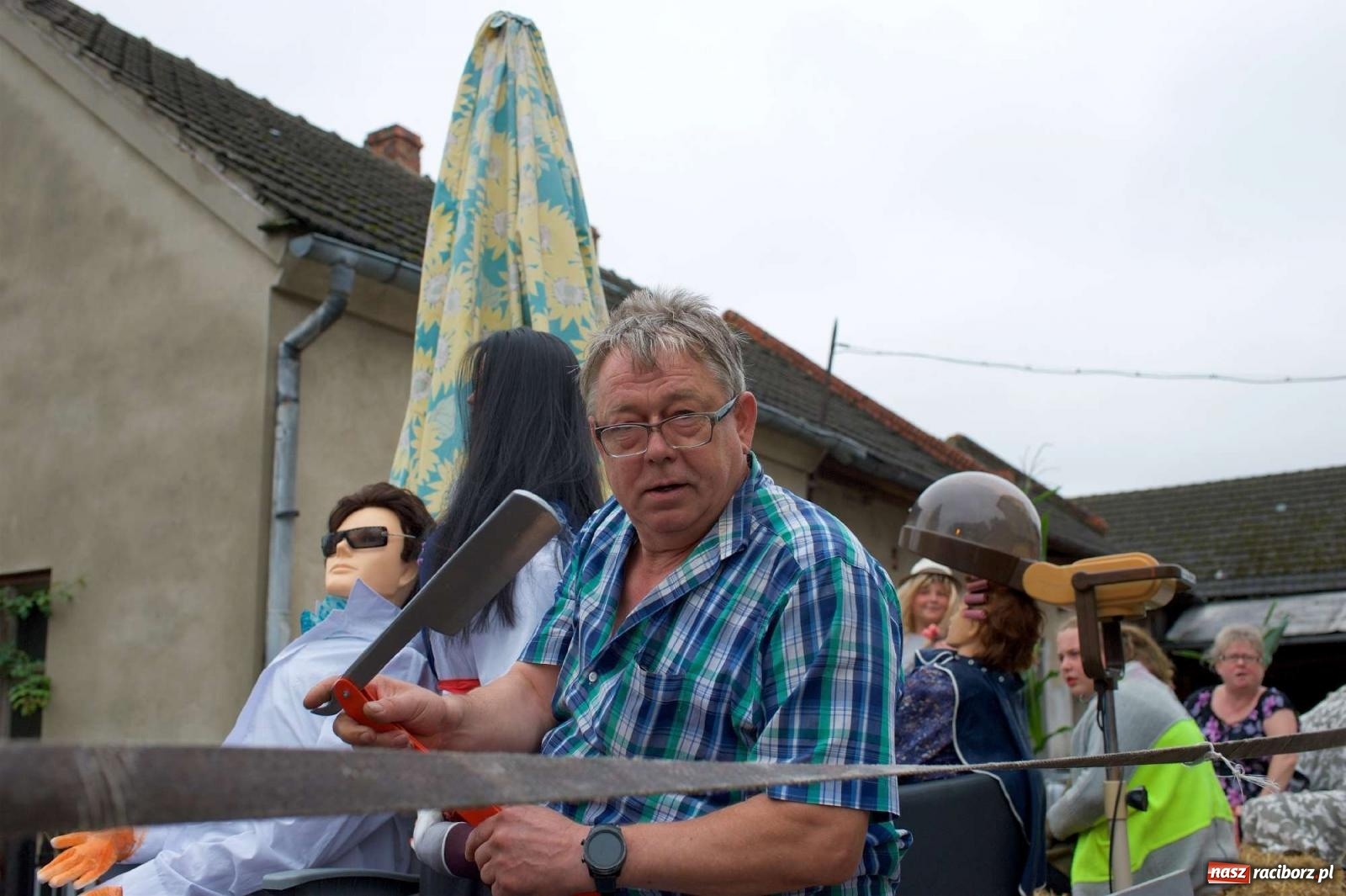 Zdjęcie w galerii na portalu naszraciborz.pl: Dożynki 2022 w Bolesławiu. Klub żniwiarzy XX wieku [FOTO i WIDEO] wiadomości z regionu