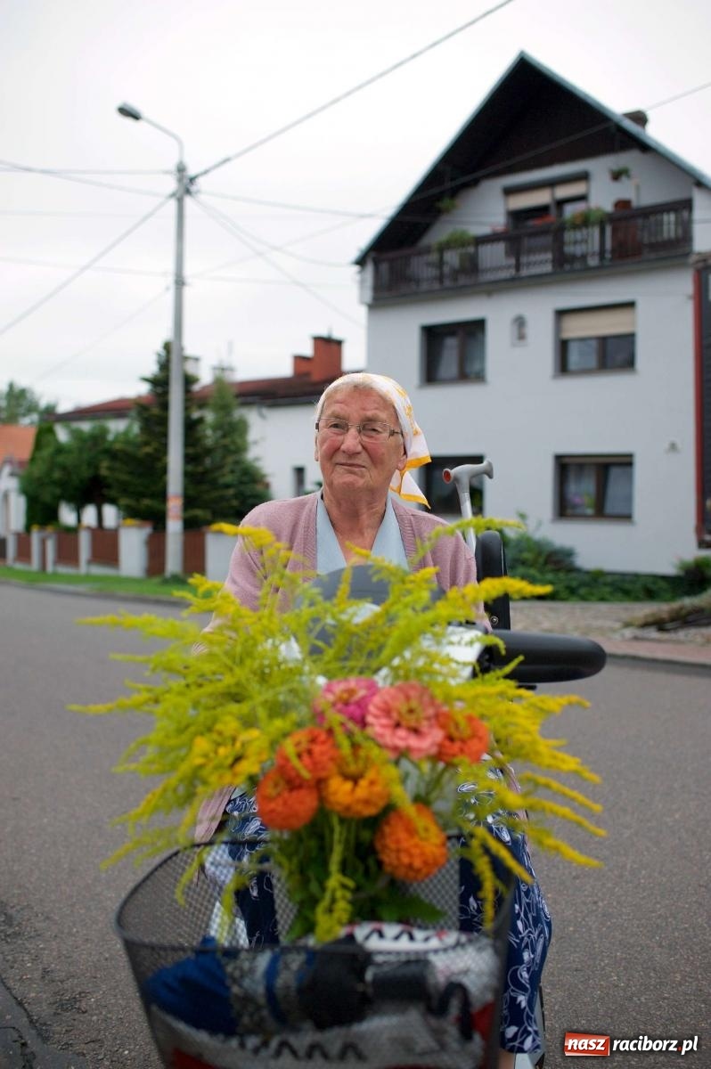 Zdjęcie w galerii na portalu naszraciborz.pl: Dożynki 2022 w Bolesławiu. Klub żniwiarzy XX wieku [FOTO i WIDEO] wiadomości z regionu