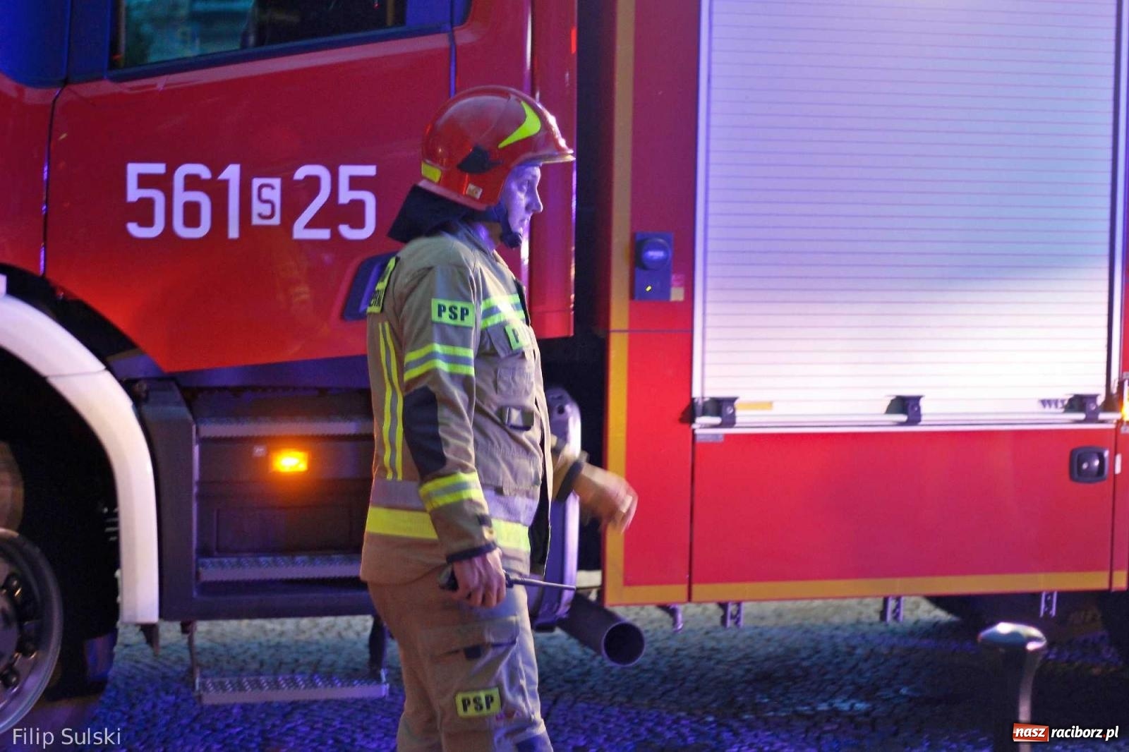 Zdjęcie w galerii na portalu naszraciborz.pl: Z Memoriału do akcji. Strażacka interwencja na Rynku wiadomości z regionu