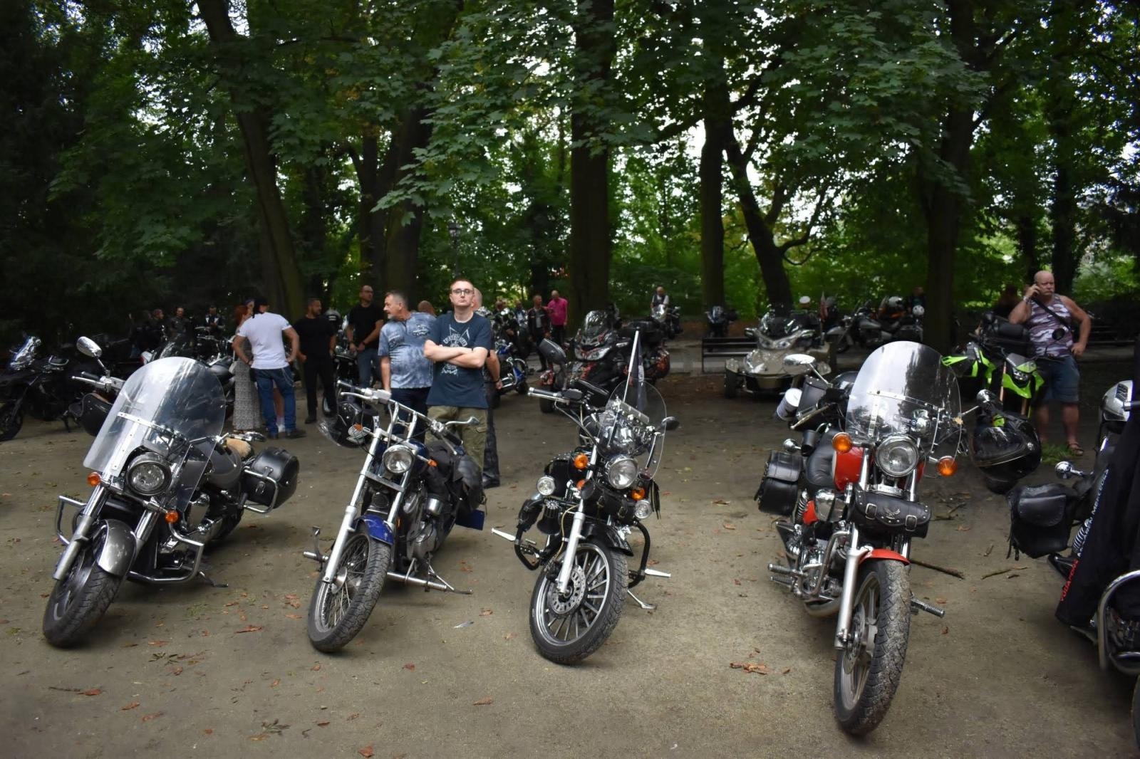 Zdjęcie w galerii na portalu naszraciborz.pl: Nie ma to jak zrobić rockowe przyjęcie weselne na zamku wiadomości z regionu
