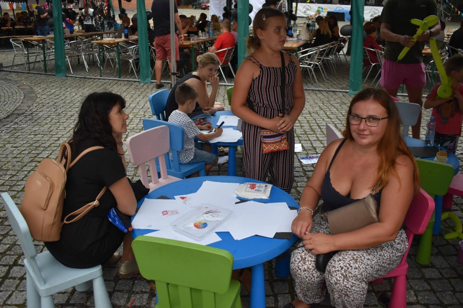 Zdjęcie w galerii na portalu naszraciborz.pl: Nie ma to jak zrobić rockowe przyjęcie weselne na zamku wiadomości z regionu