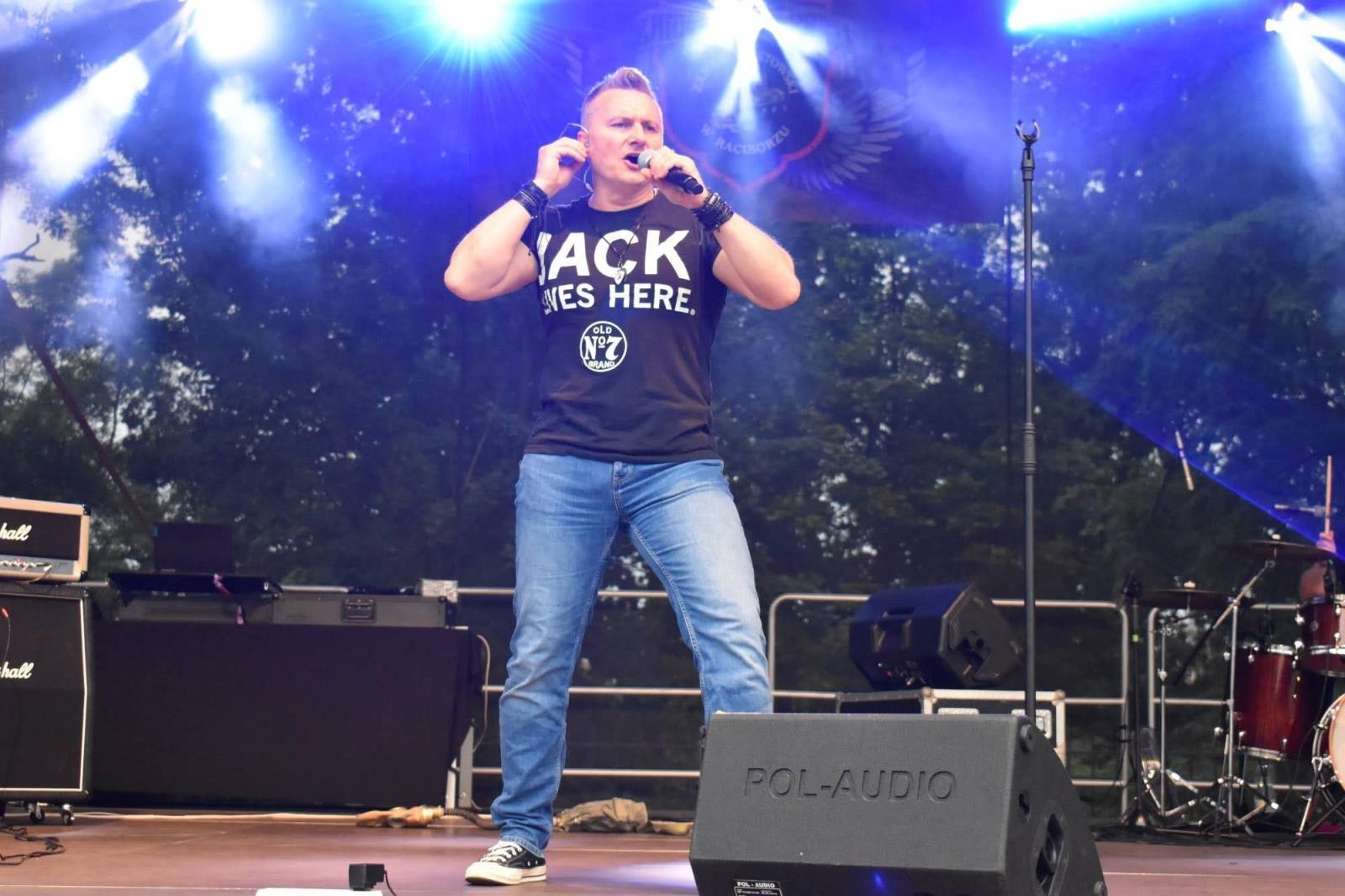 Zdjęcie w galerii na portalu naszraciborz.pl: Nie ma to jak zrobić rockowe przyjęcie weselne na zamku wiadomości z regionu