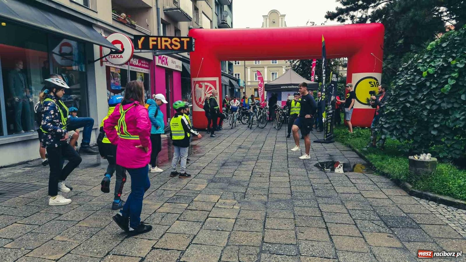 Zdjęcie w galerii na portalu naszraciborz.pl: Pogoda im niestraszna. XXIII Rodzinny Rajd Rowerowy [FOTO i WIDEO] wiadomości z regionu