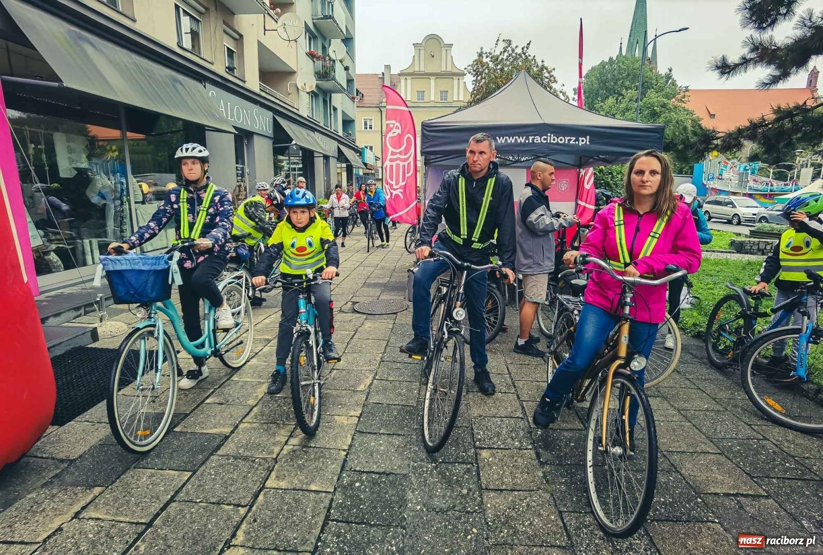 Zdjęcie w galerii na portalu naszraciborz.pl: Pogoda im niestraszna. XXIII Rodzinny Rajd Rowerowy [FOTO i WIDEO] wiadomości z regionu