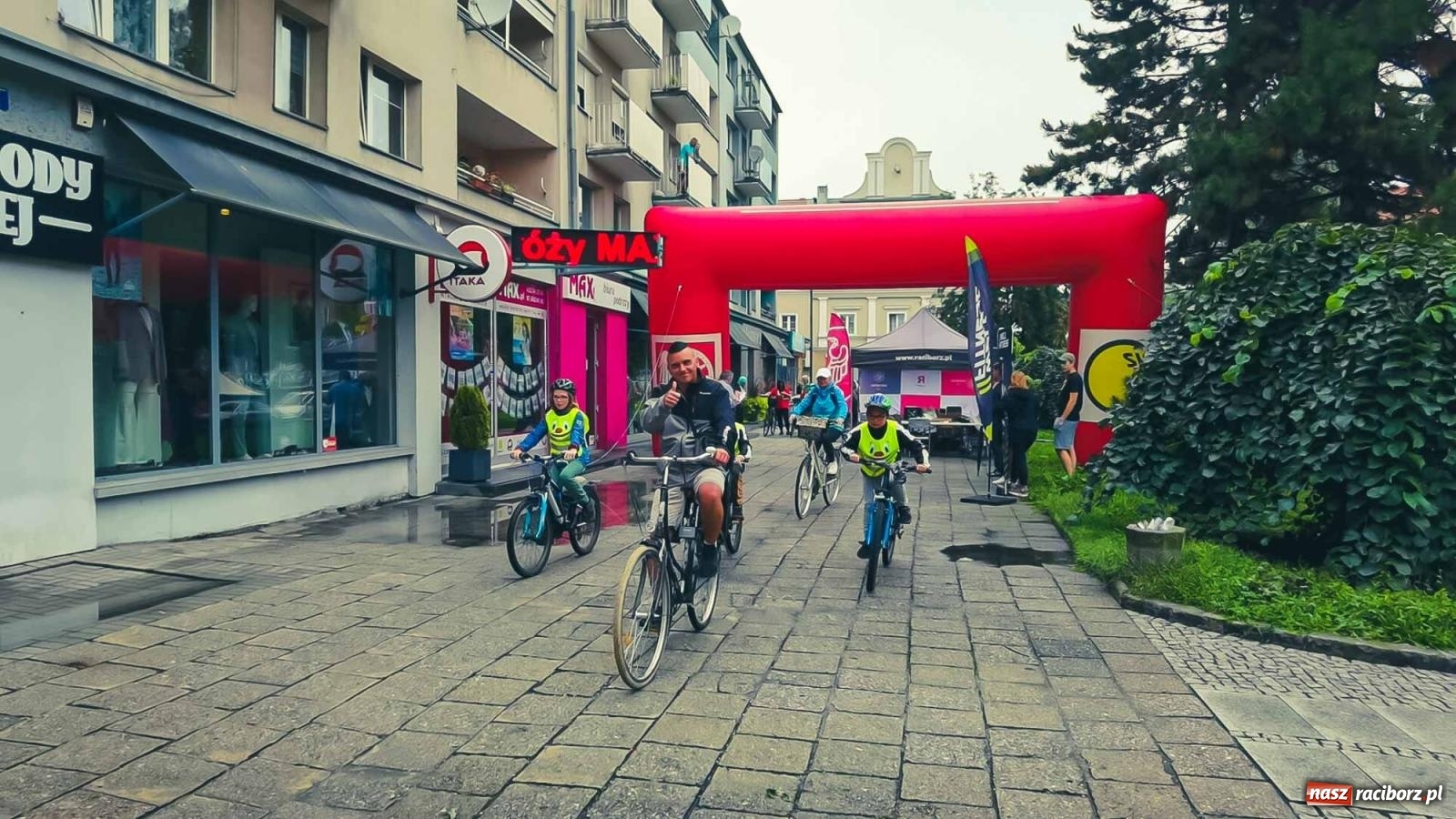 Zdjęcie w galerii na portalu naszraciborz.pl: Pogoda im niestraszna. XXIII Rodzinny Rajd Rowerowy [FOTO i WIDEO] wiadomości z regionu