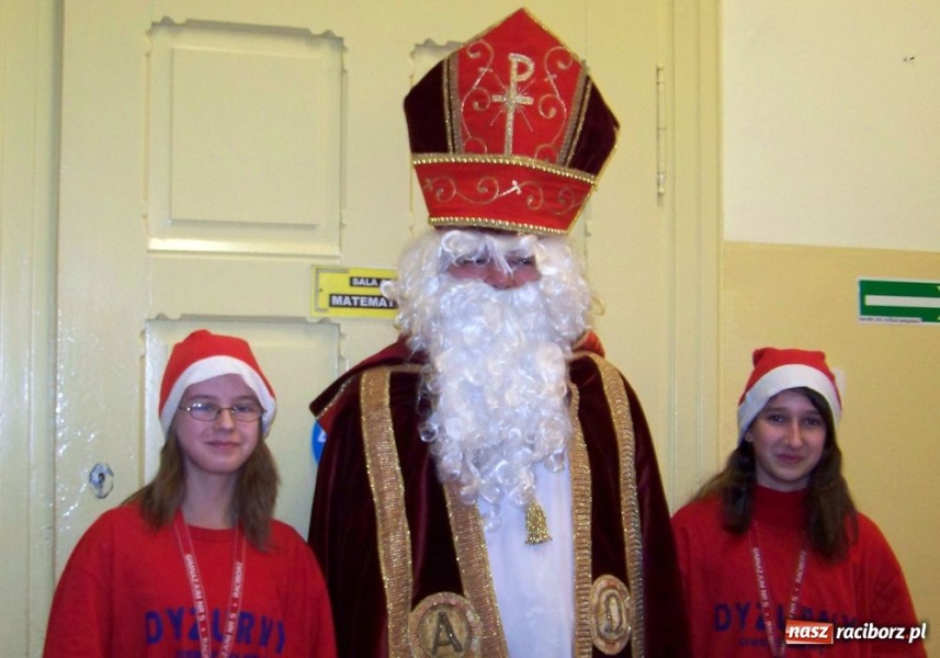 Zdjęcie w galerii na portalu naszraciborz.pl: Mikołajki w Piątce wiadomości z regionu