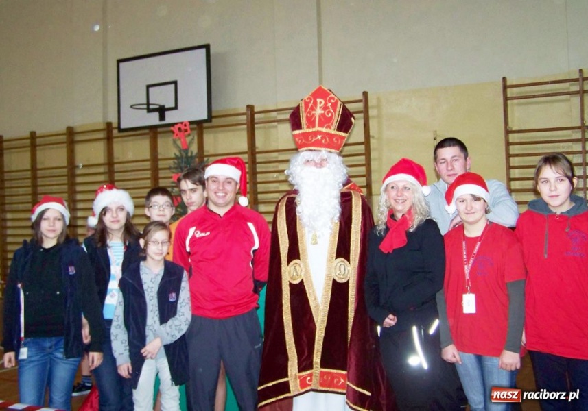 Zdjęcie w galerii na portalu naszraciborz.pl: Mikołajki w Piątce wiadomości z regionu