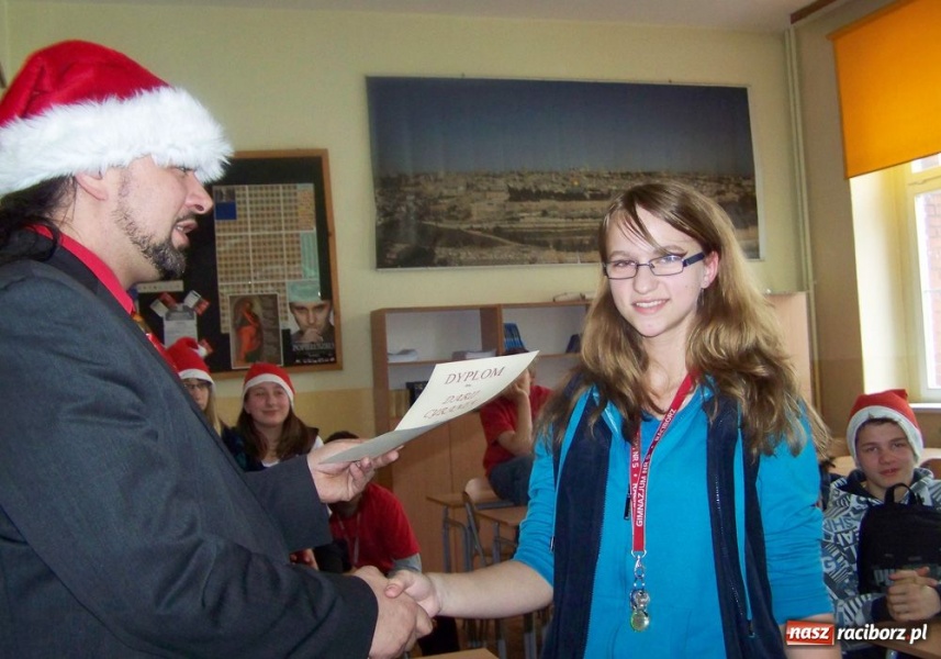 Zdjęcie w galerii na portalu naszraciborz.pl: Mikołajki w Piątce wiadomości z regionu