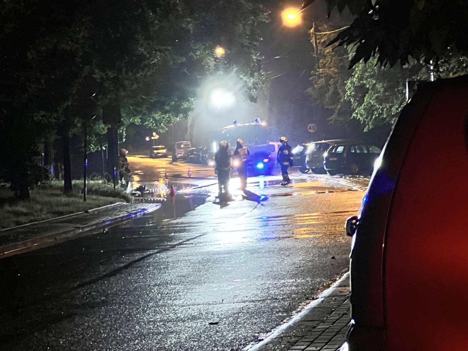 Zdjęcie w galerii na portalu naszraciborz.pl: Brzeska jak rzeka. Po nocnej burzy strażacy mają znów pełne ręce roboty wiadomości z regionu