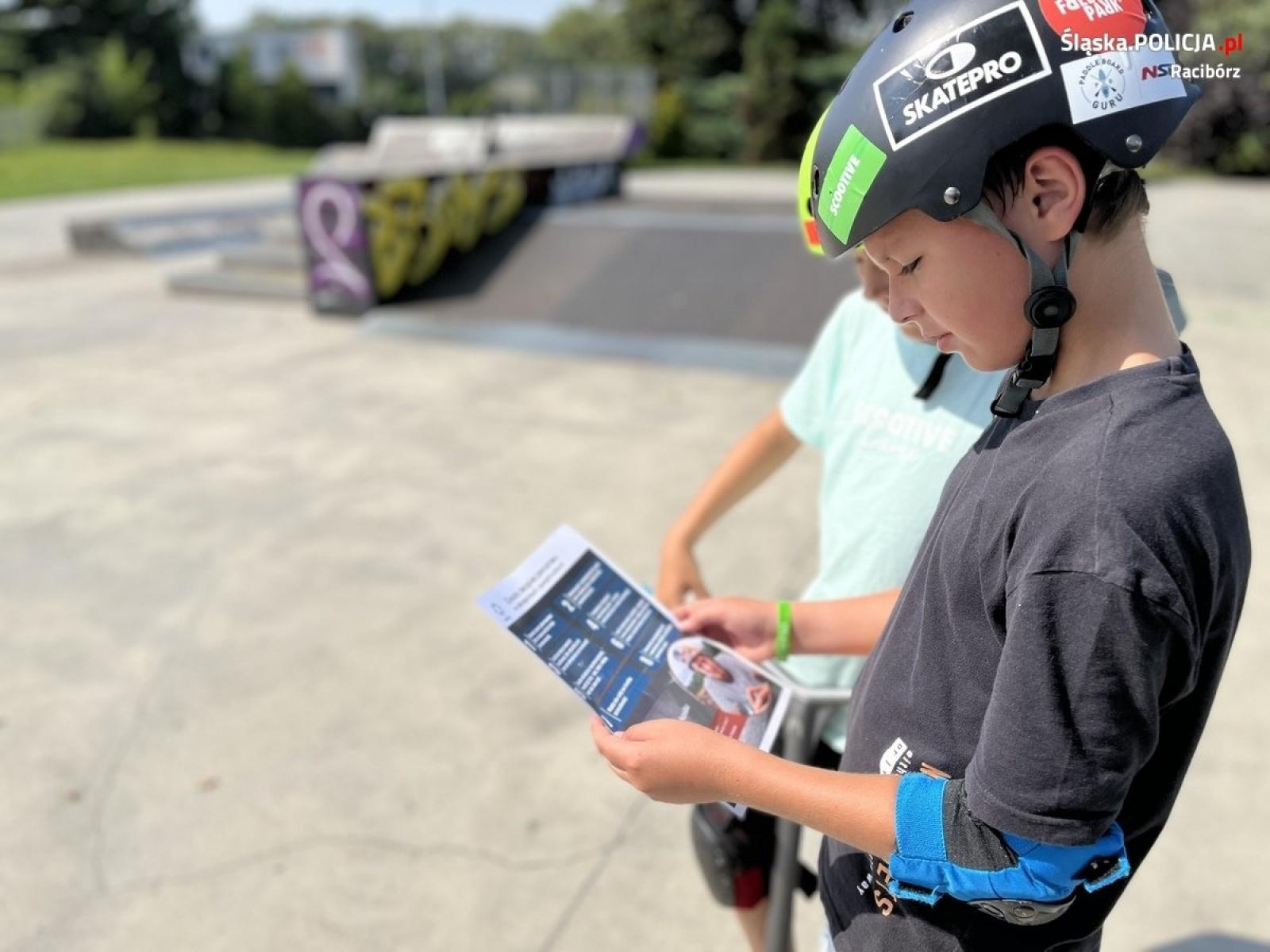 Zdjęcie w galerii na portalu naszraciborz.pl: Bezpieczny SK8PARK z raciborską policją wiadomości z regionu