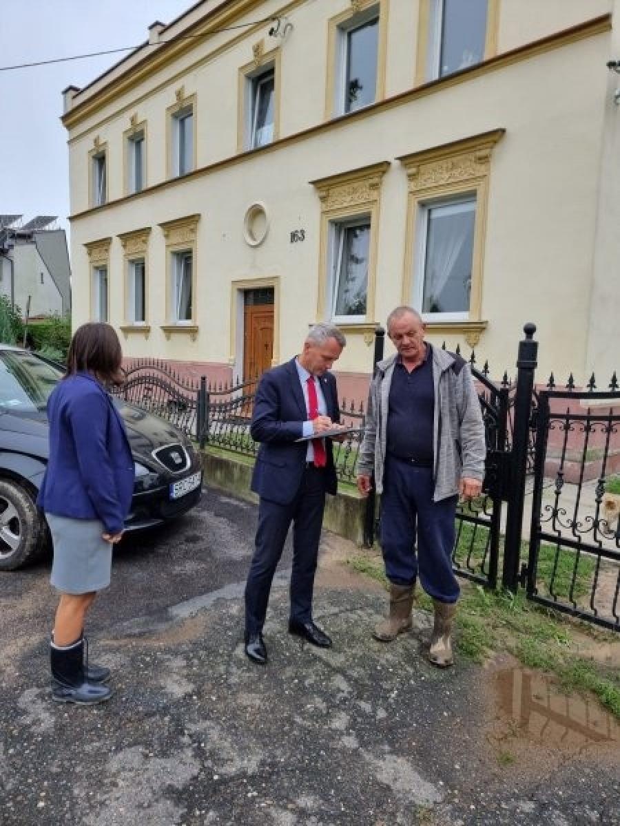 Zdjęcie w galerii na portalu naszraciborz.pl: Prezydent rozmawiał z naczelnikami na temat przeciwdziałania skutkom podtopień wiadomości z regionu