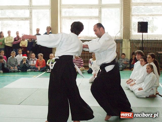 Zdjęcie w galerii na portalu naszraciborz.pl: Mikołajkowe pokazy Aikido w Kietrzu wiadomości z regionu