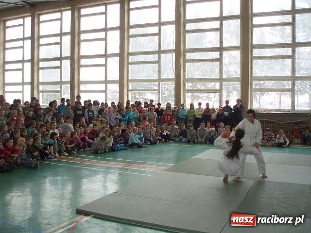 Zdjęcie w galerii na portalu naszraciborz.pl: Mikołajkowe pokazy Aikido w Kietrzu wiadomości z regionu
