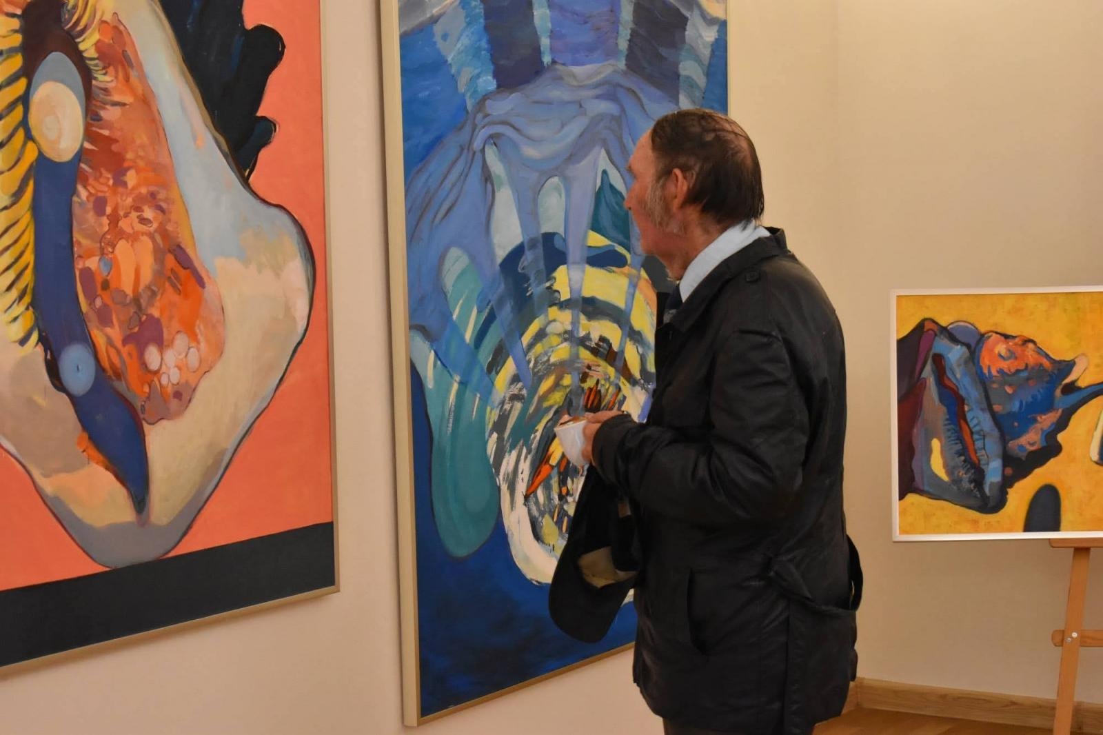 Zdjęcie w galerii na portalu naszraciborz.pl: ZMYSŁY - wernisaż wystawy malarstwa Marzeny Balewskiej na zamku wiadomości z regionu