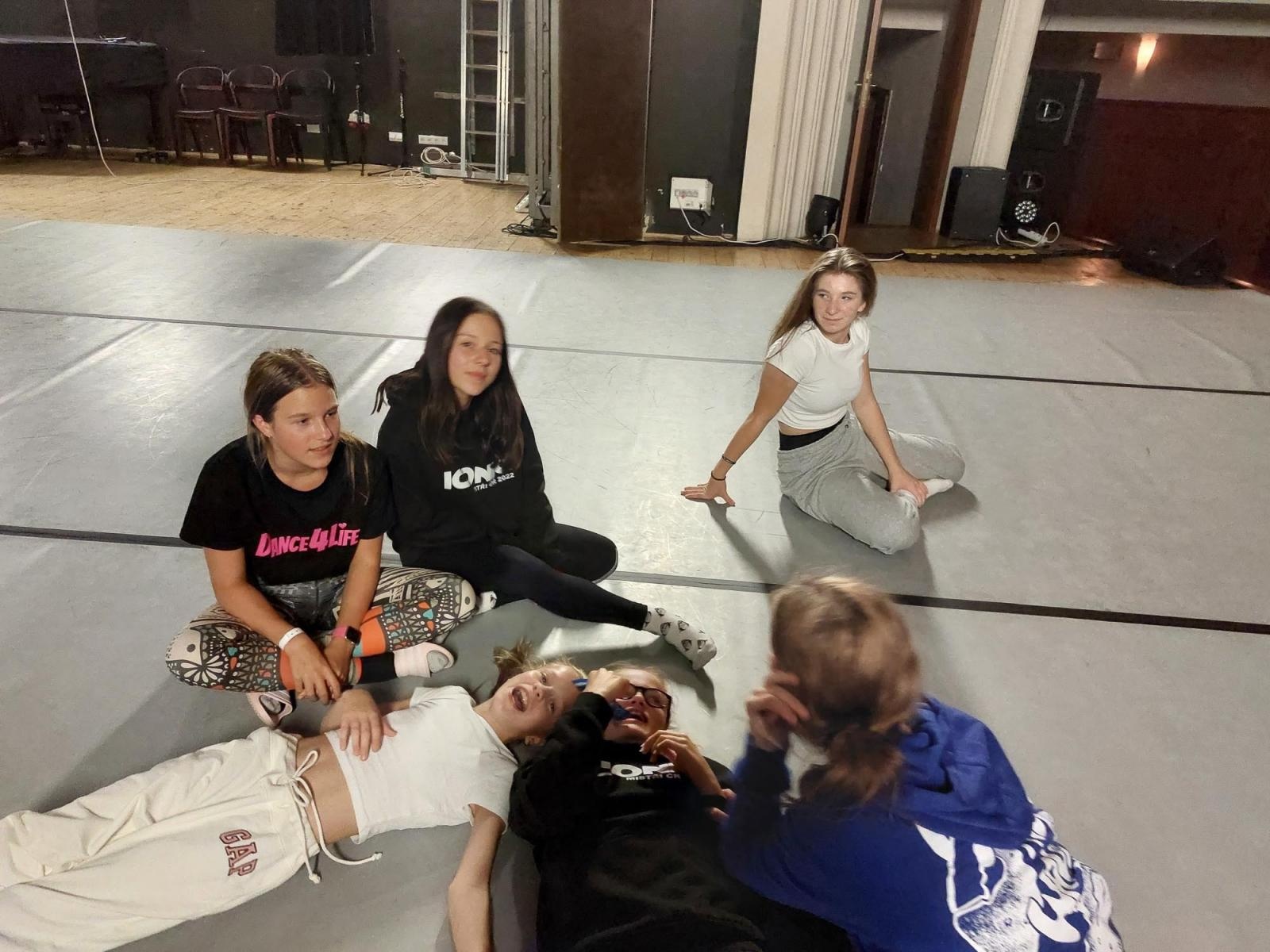 Zdjęcie w galerii na portalu naszraciborz.pl: Intensywne polsko-czeskie treningi przed premierą widowiska Kolory życia wiadomości z regionu