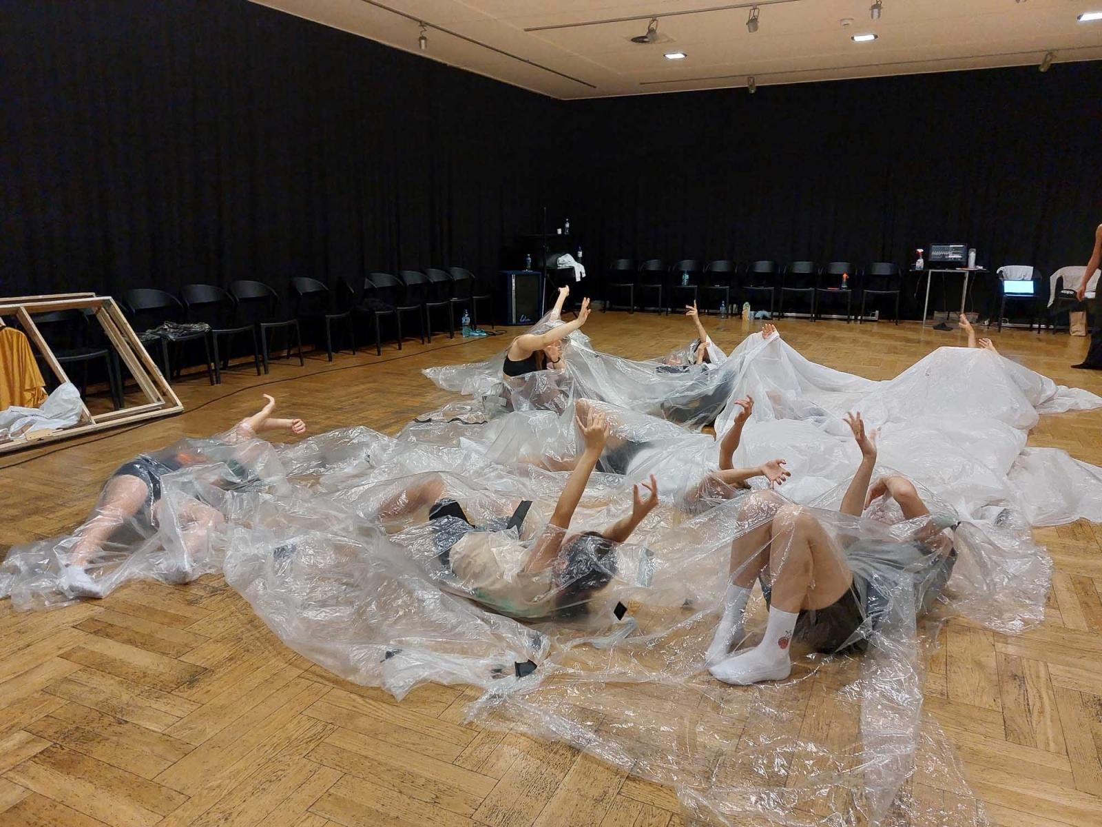 Zdjęcie w galerii na portalu naszraciborz.pl: Intensywne polsko-czeskie treningi przed premierą widowiska Kolory życia wiadomości z regionu