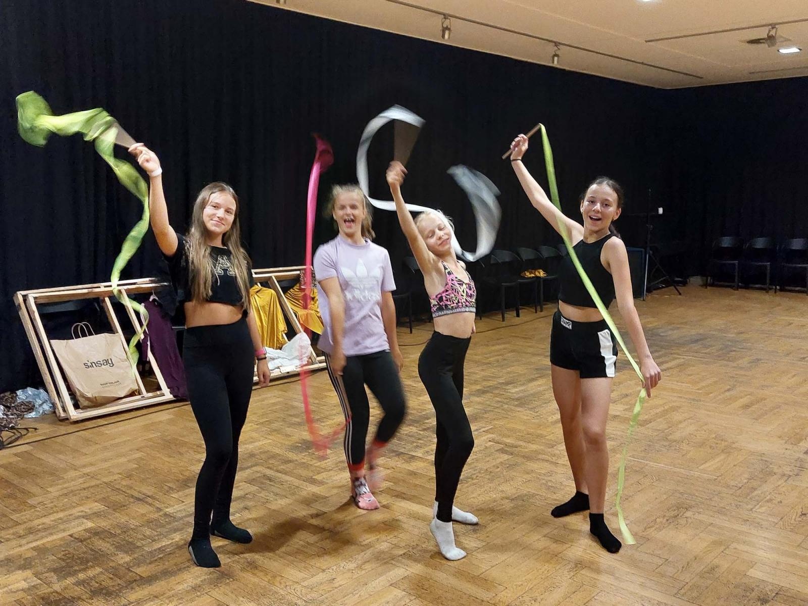 Zdjęcie w galerii na portalu naszraciborz.pl: Intensywne polsko-czeskie treningi przed premierą widowiska Kolory życia wiadomości z regionu