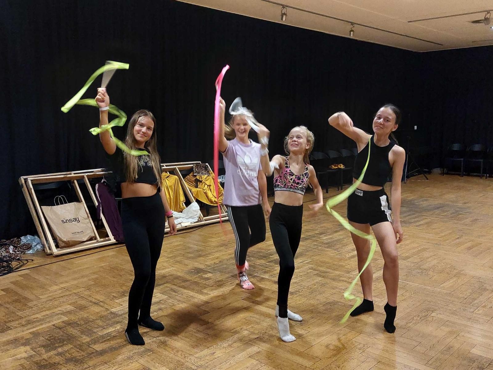 Zdjęcie w galerii na portalu naszraciborz.pl: Intensywne polsko-czeskie treningi przed premierą widowiska Kolory życia wiadomości z regionu