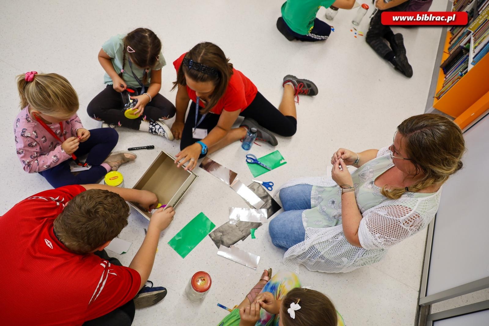 Zdjęcie w galerii na portalu naszraciborz.pl: Dwa ostatnie przystanki Baśniowego Lata z Biblioteką wiadomości z regionu